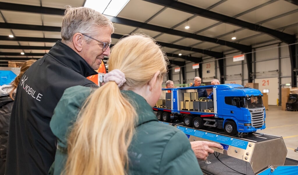 Vrachtwagen beladen bij samenwerkende bedrijven Transport&Logistiek 