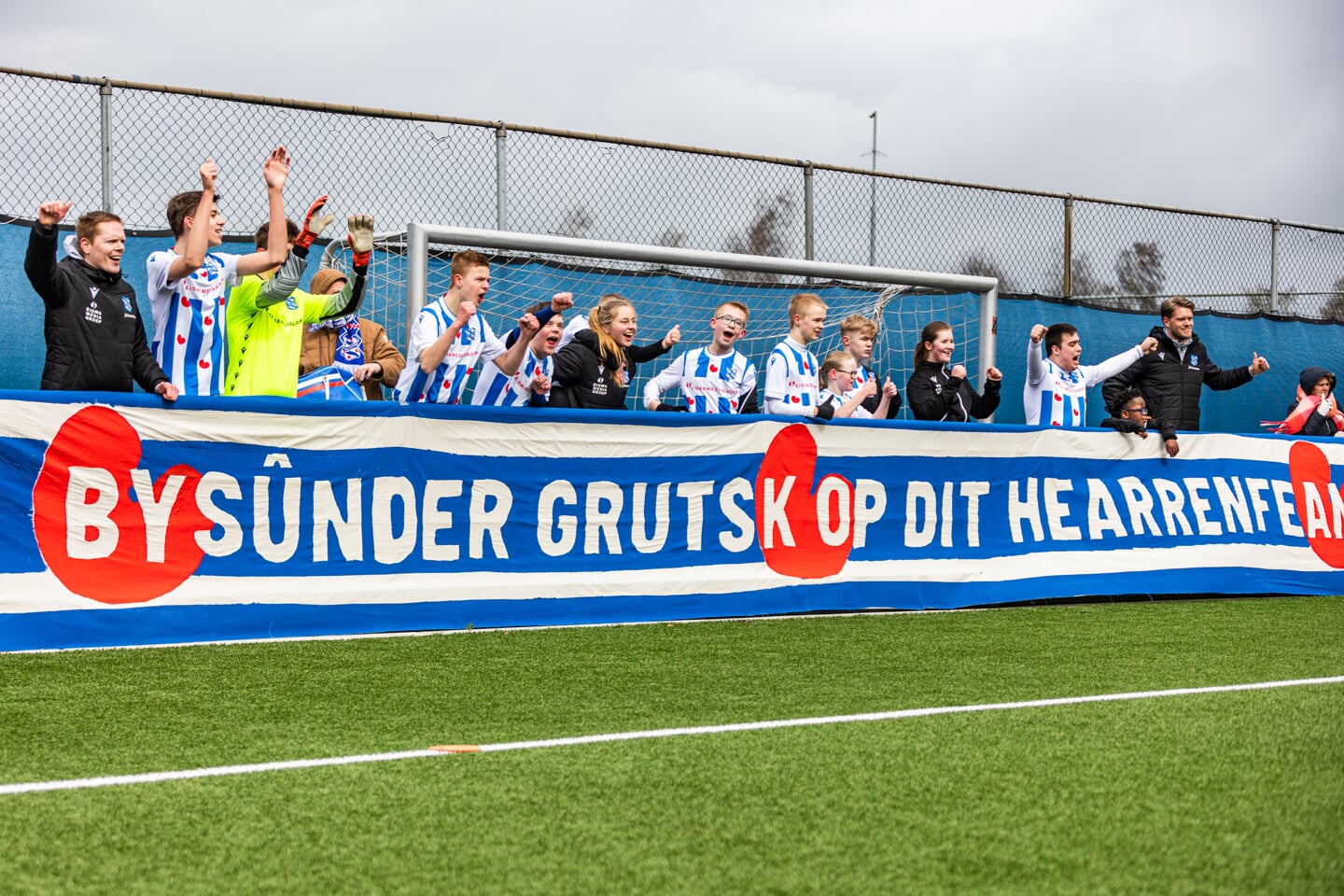 Nagenieten van Bijzondere Eredivisie op Sportpark Skoatterwâld (foto's)