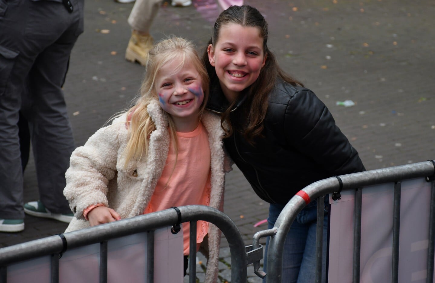 
Koningsdagfeest in uitgaanscentrum Heerenveen trekt weer veel publiek

