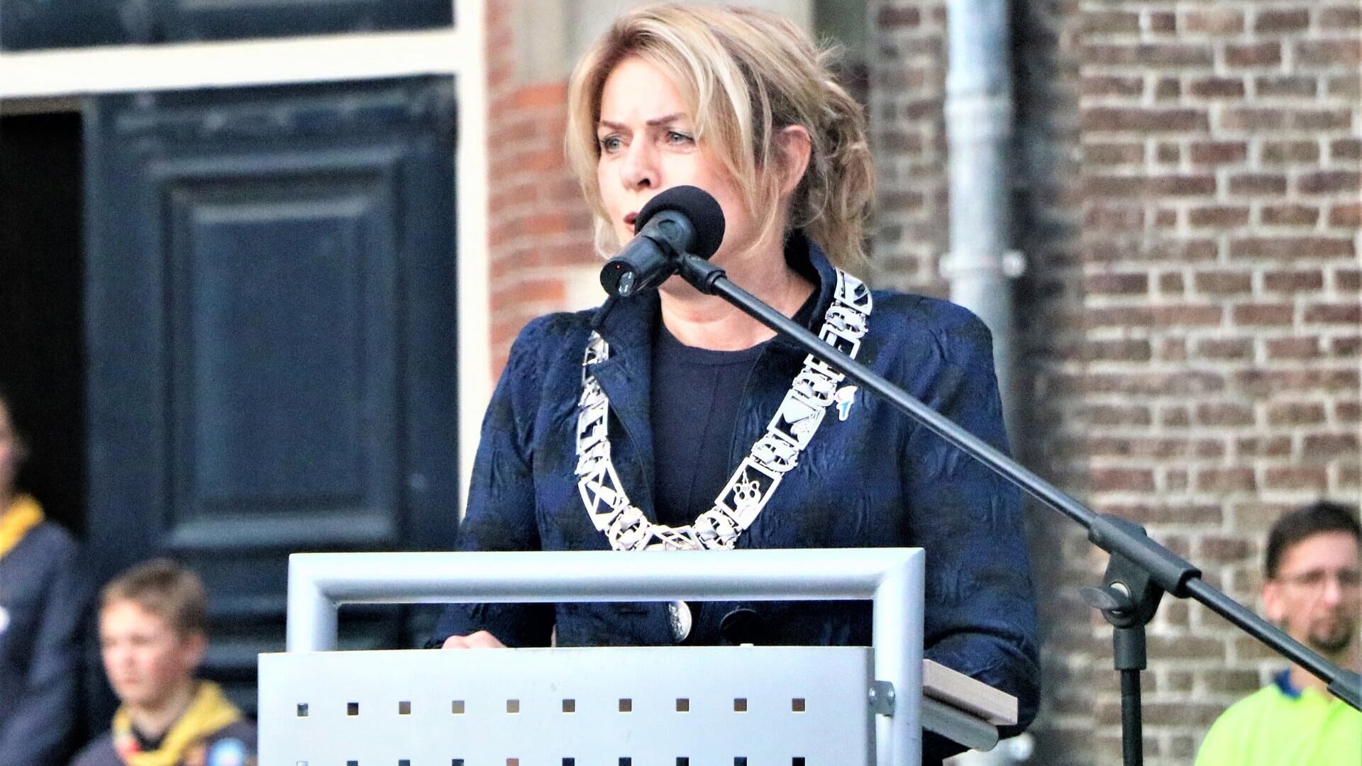Jannewietske de Vries herbenoemd als burgemeester van Súdwest-Fryslân