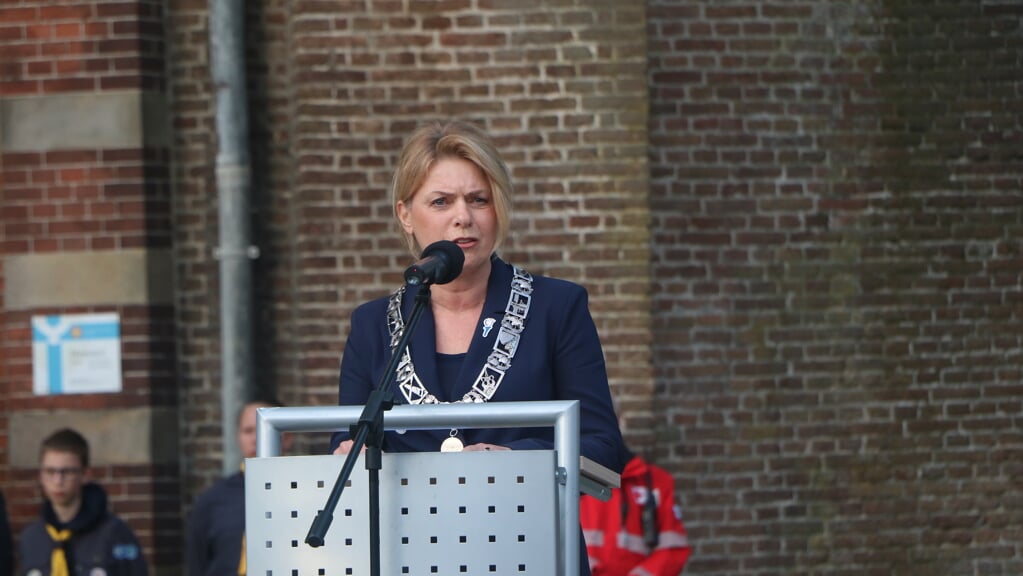 Jong en oud betrokken bij waardige 4 mei herdenking in Sneek