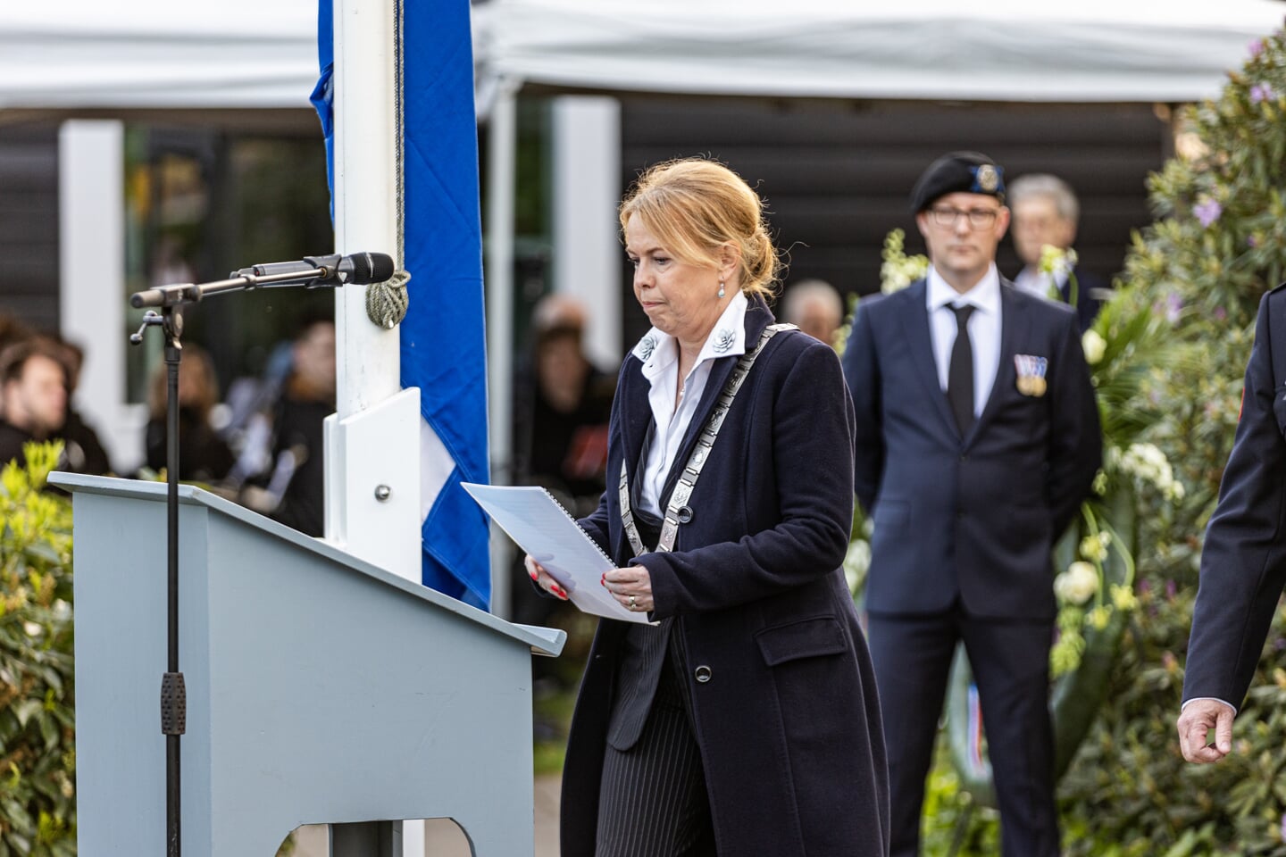 Stille tocht en herdenking bij monument Van Maasdijkstraat
