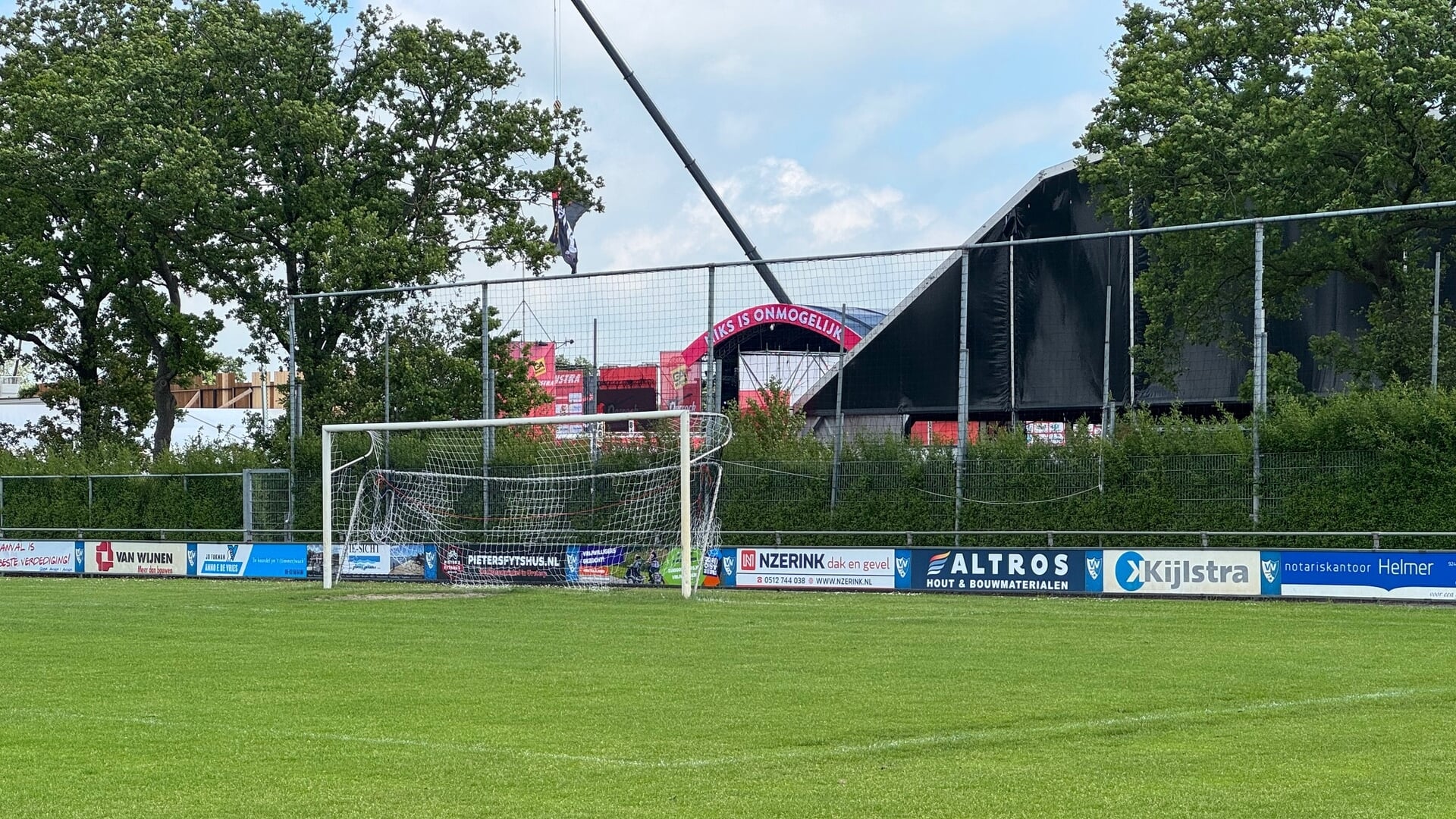 Oerterp speelt vanwege het Oerrock-festival niet op het eigen terrein, maar op de velden van v.v. Bakkeveen.