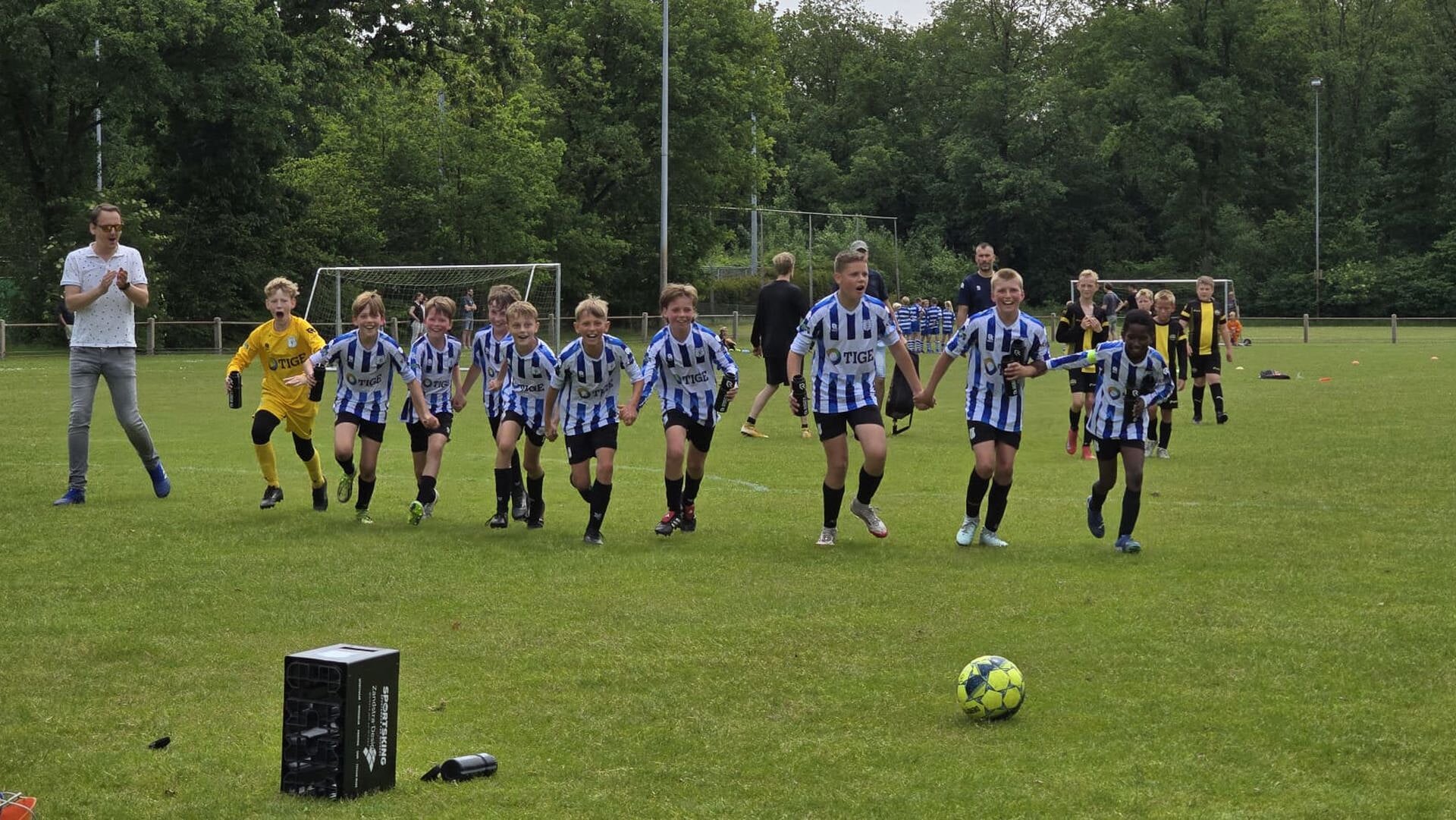 V.l.n.r. Sven, Finn, Cas, Tobias, Thom, Hielke, Pepijn, Ivar, Kevin, Youssef