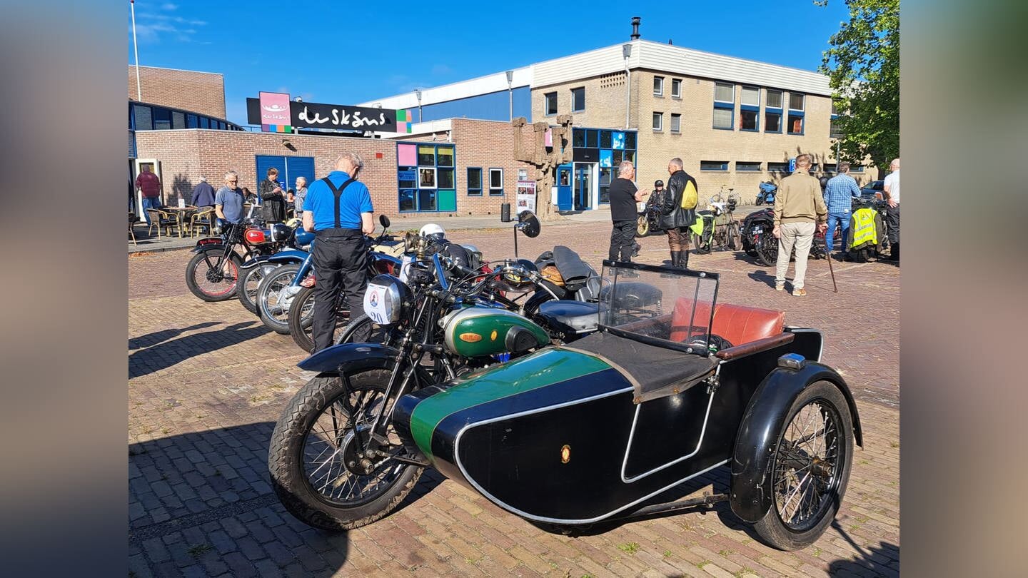51ste VMC tocht met oude motoren start en eindigt in Gorredijk