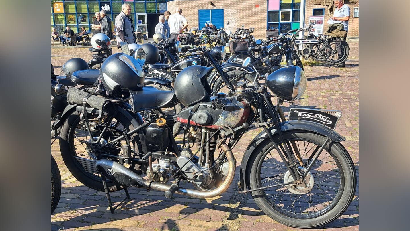 51ste VMC tocht met oude motoren start en eindigt in Gorredijk