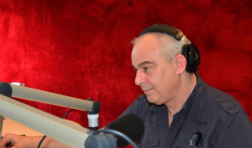 Paul Wols in zijn thuisstudio (foto Elly Domenie)