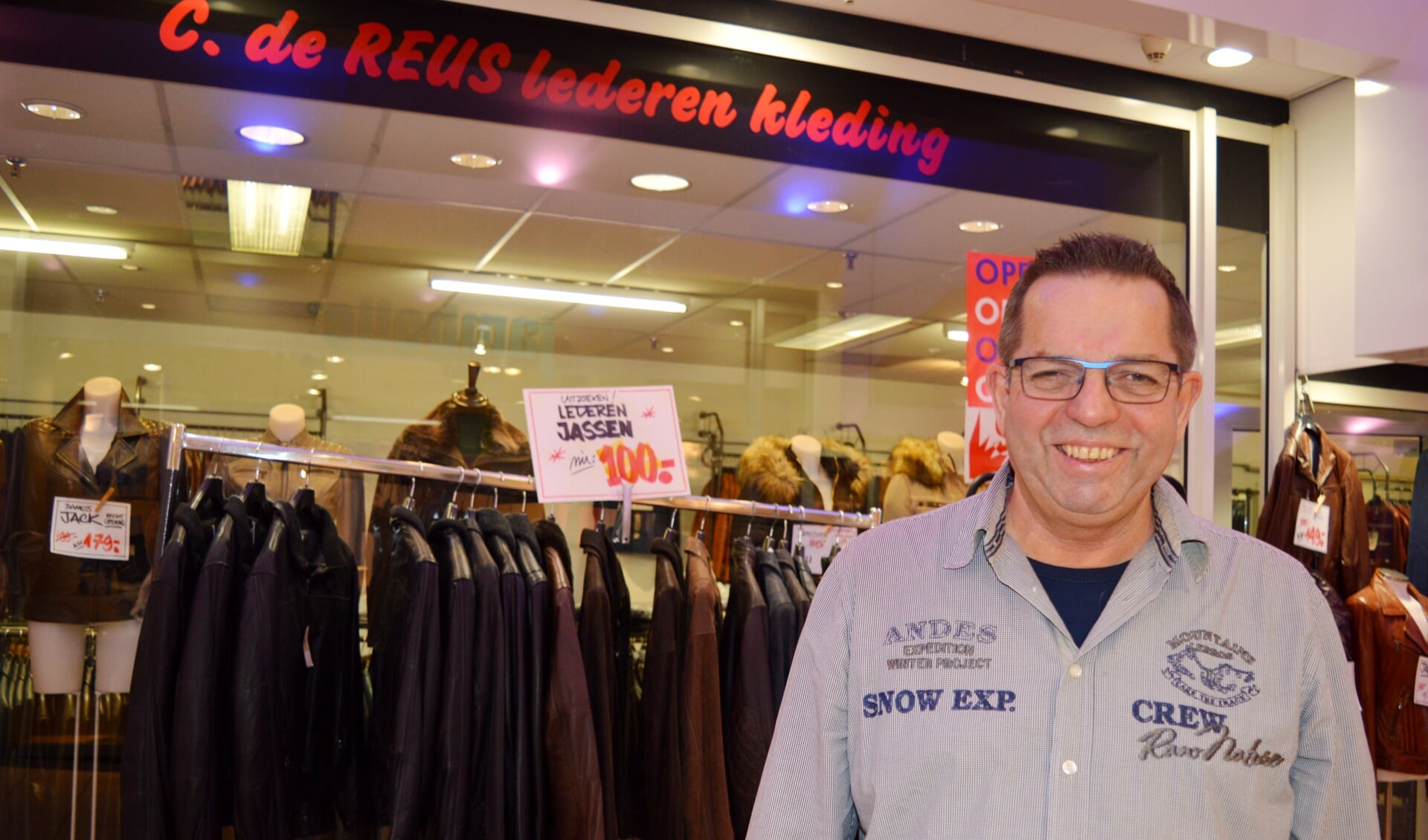 Cees de Reus blijft met zijn winkel in Ridderkerk