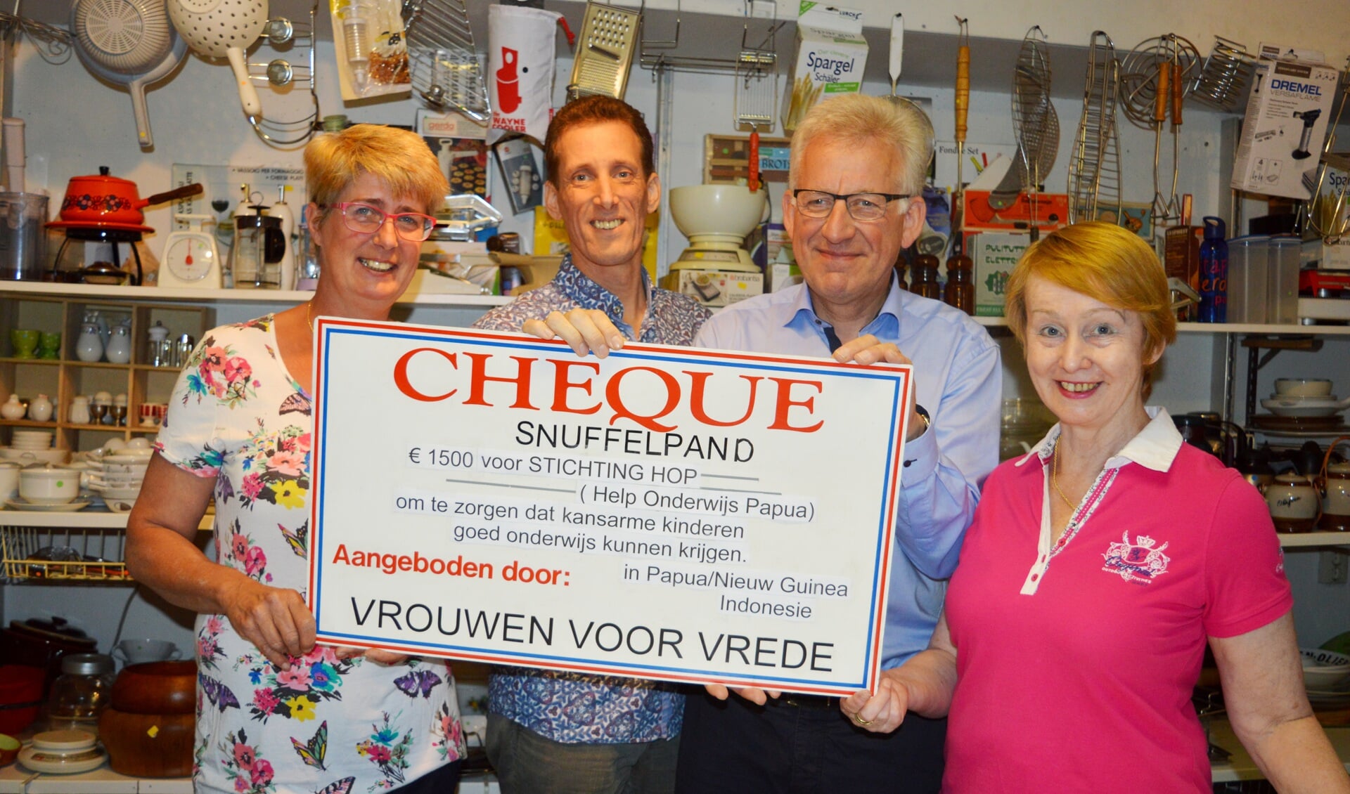 Martijn van Driel kon persoonlijk de cheque in het Snuffelpand in ontvangst nemen