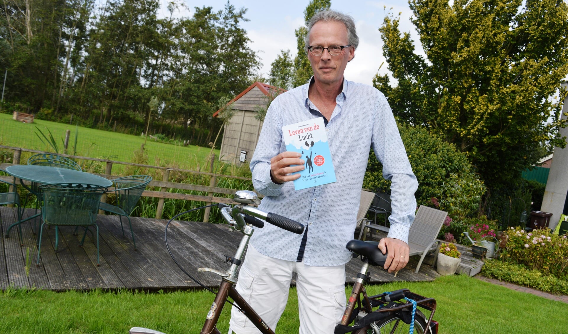 Gerhard Hormann gaat er graag met zijn oude fiets op uit