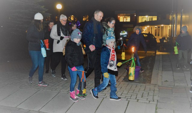 Jong en oud liep mee voor Present Ridderkerk