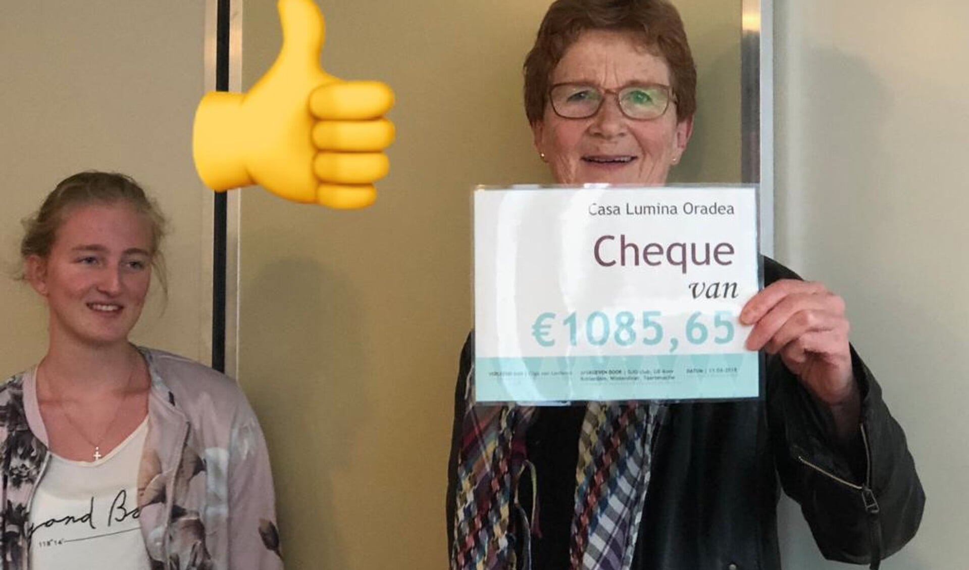 Olga van Lavieren werd verrast met een cheque.