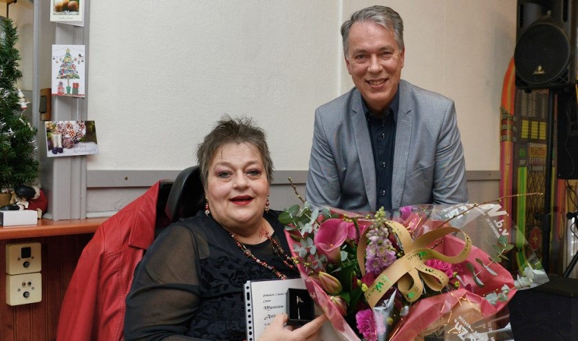 vlnr.: Attie Ouwens en voorzitter Hans Magito.