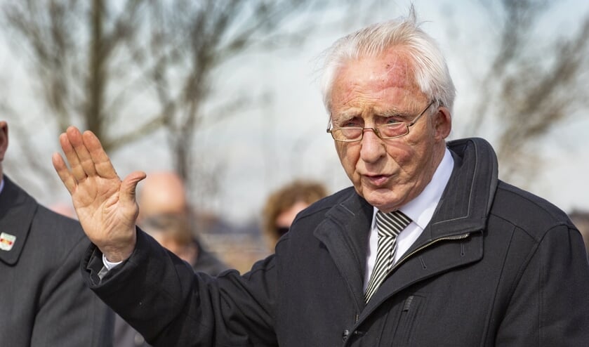 Dominee Taselaar leidde in Barendrecht vele tientallen uitvaarten.