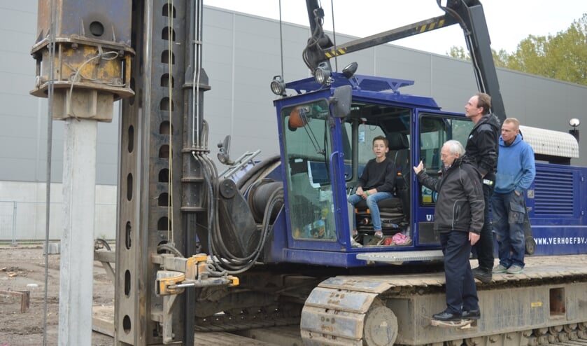 Drie generaties Van der Waal op de heimachine