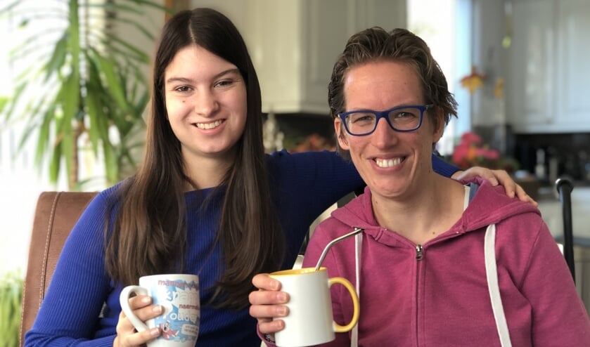 Thee drinken en vooral veel kletsen, staat in de vriendschap voorop.