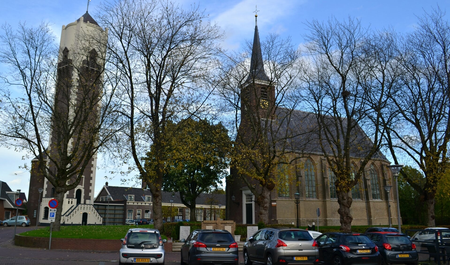 Watertoren, de Ouwe School en de Dorpskerk zijn het kenmerkende hart van de Oude Dorpskern van Barendrecht.