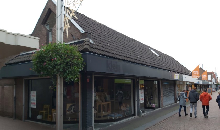 Dit winkelpand aan de Middenbaan is ook onderzocht als plek voor de veiligheidspost.