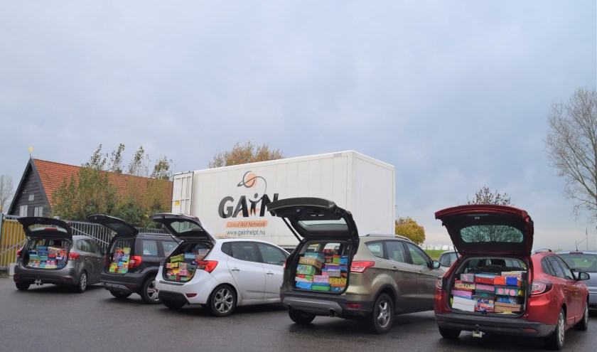 Er waren vijf wagens nodig om de dozen weg te brengen.