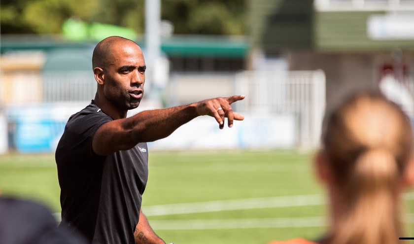 Andrew Thomas gaat de trainingen van de Vrouwen Voetbal Academie verzorgen (foto Jan Pott)