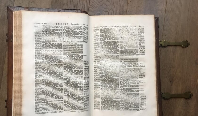 De Statenbijbel die in 1915 cadeau werd gedaan