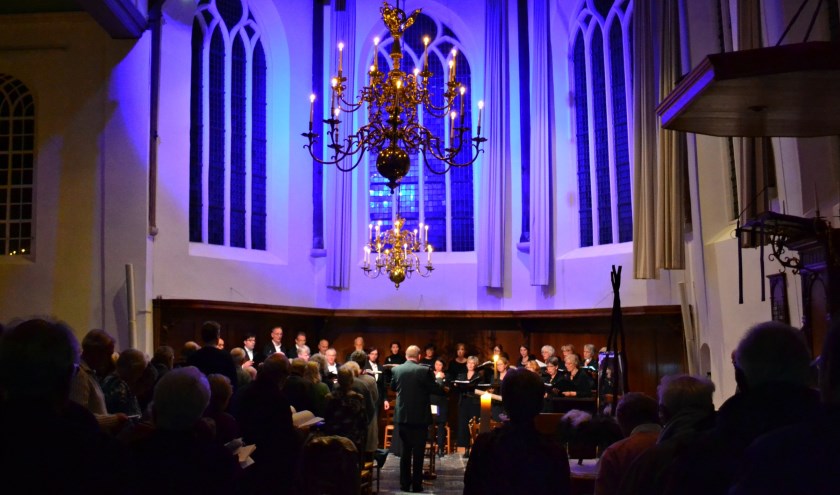 Advent bij kaarslicht in de Dorpskerk.