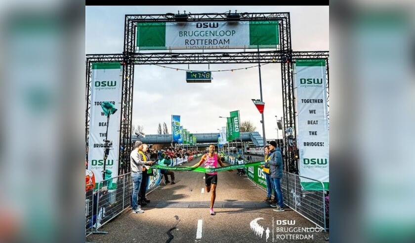 Als eerste over de finish.
