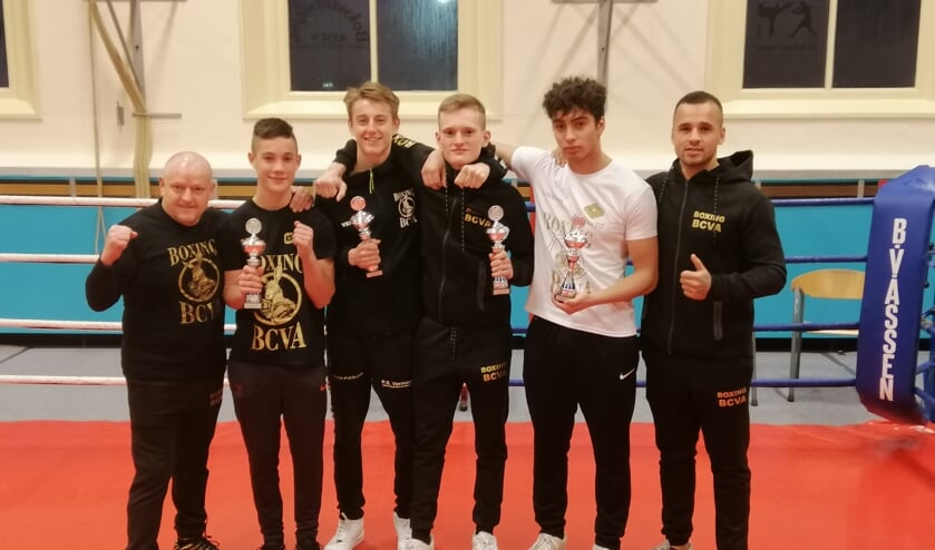 Trainer Chris, Sven, Jens, Cas, Jordy, trainer Sydney.