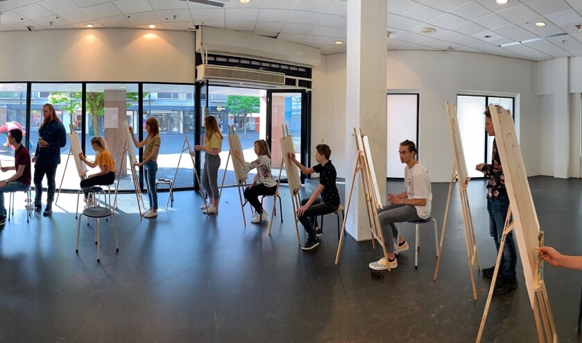 Leerlingen van het Farelcollege brengen 'Ridderkerk in beeld'