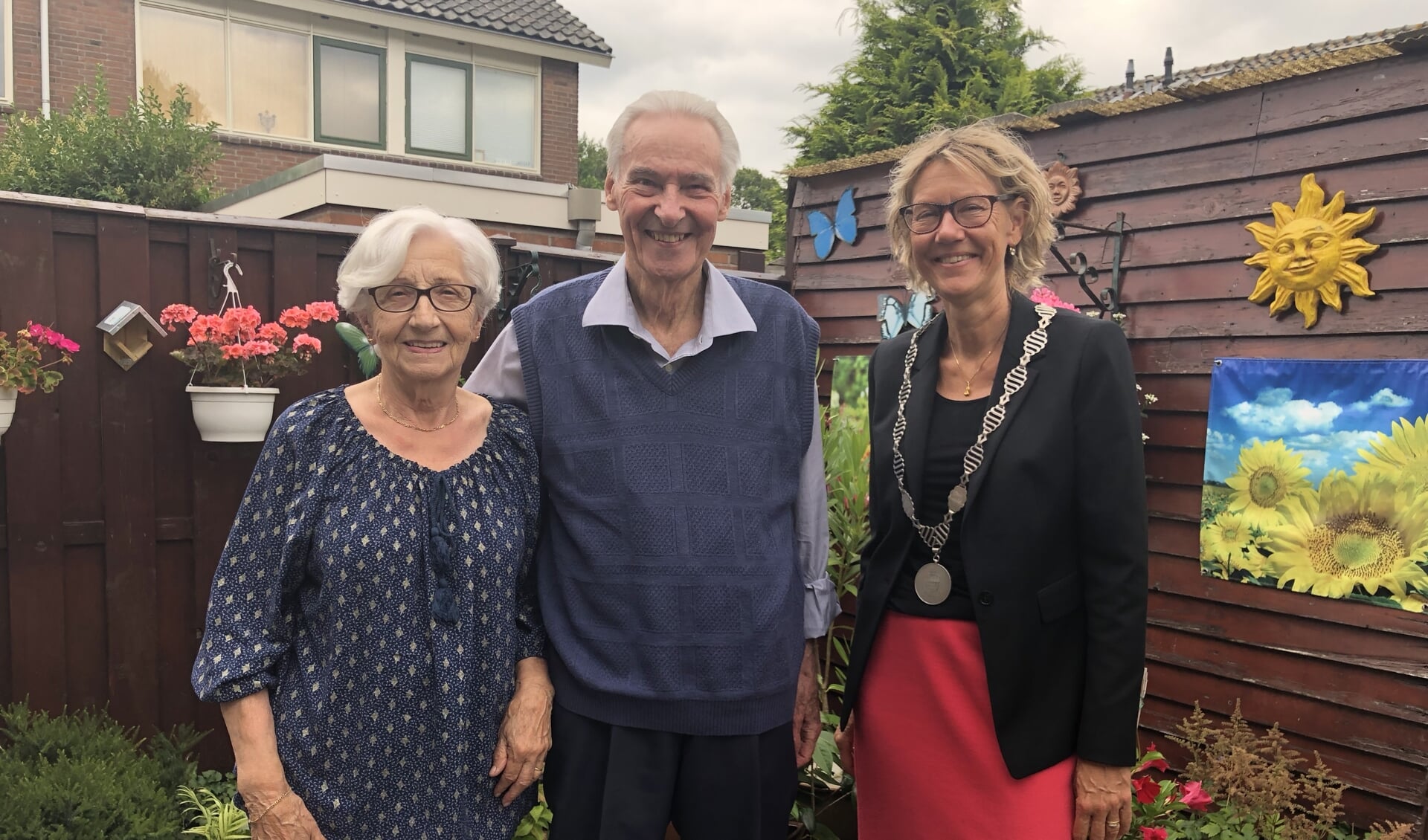 Echtpaar van Winden samen met de burgemeester.