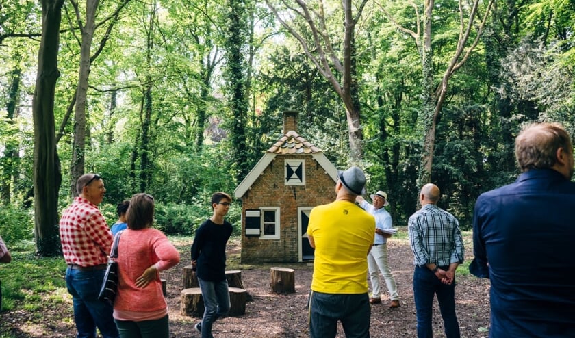 Rondleiding in het Landschapspark (foto Marlissa Hilkmann)
