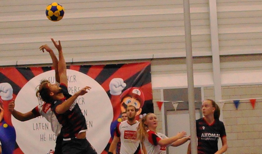 Mark van der Schelling reikt het hoogst.