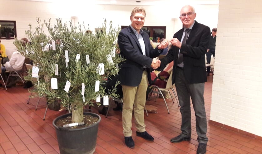 Jaap Quist met zijn opvolger Gerard Rijsdijk