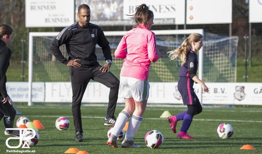 Andrew Thomas vervolgt zijn trainingen voor vrouwen