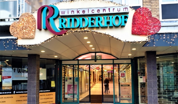 <p>Winkelcentrum Ridderhof is nu weer in Nederlandse handen</p> 