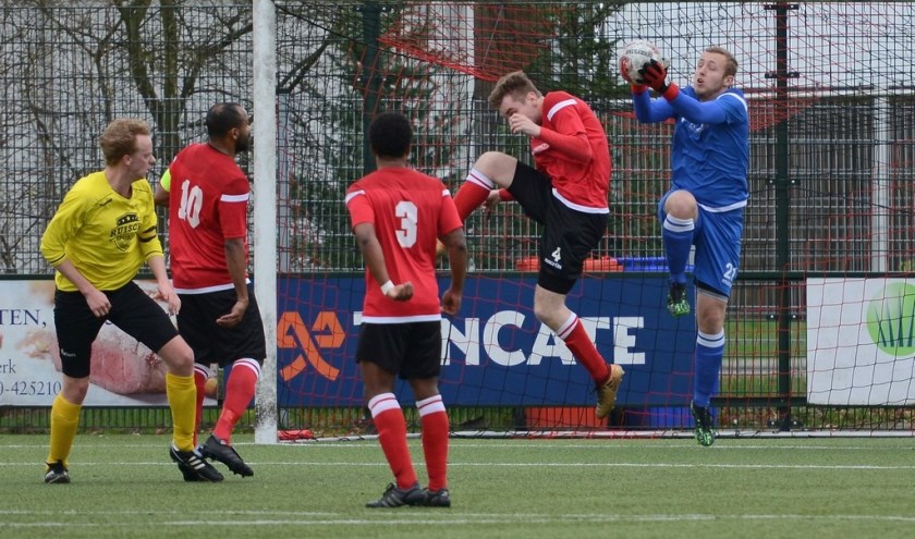 Slikkerveer keeper Tom Mulder hield de nul