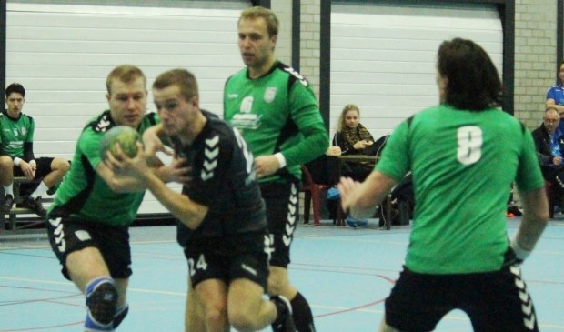 Jeffrey Smit aan de bal voor Drechtsteden