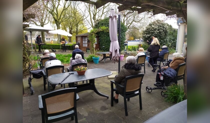 Van Bezemwijk in de tuin. (Foto: Jim Friederich)