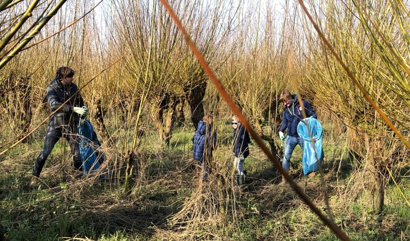 De kinderen die meehielpen de grienden op te ruimen ontvingen een opruimdiploma.