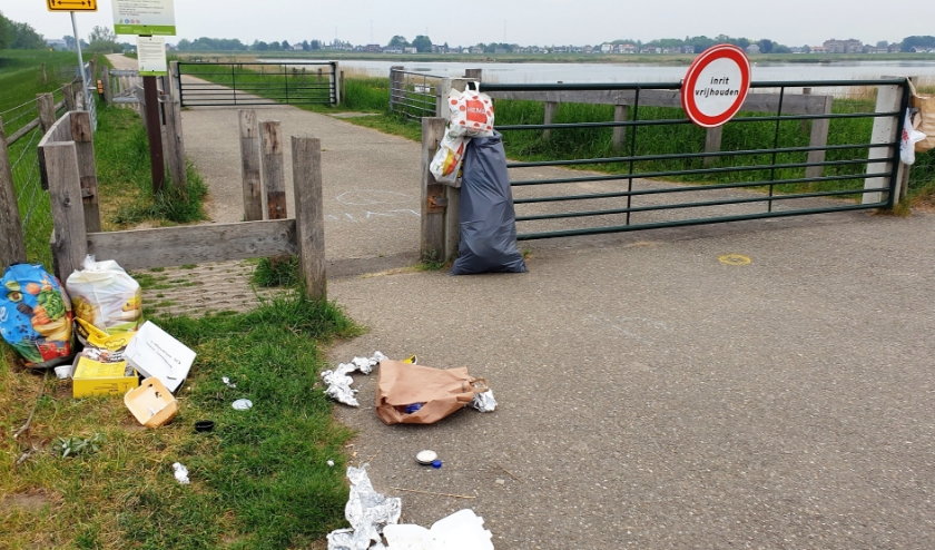 De entree van de Crezéepolder na een zomerse dag