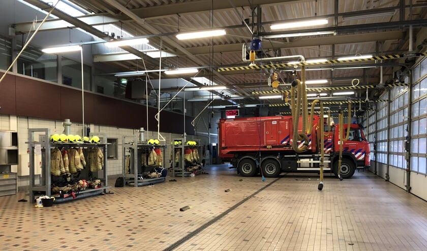Bijna alle wagens van de Ridderkerkse brandweer waren donderdag weg (foto Arjan den Besten)