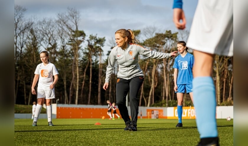 Sarina Wiegman: ‘Het meiden- en vrouwenvoetbal heeft de afgelopen paar jaar al enorme stappen gemaakt’.