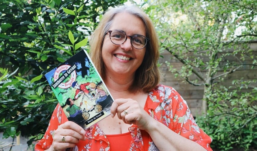 Marjo de Vroed met het tweede deel van de Bosdorp Brigade