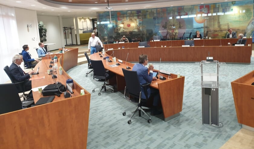 De gemeenteraad komt met 15 raadsleden bij elkaar. (archieffoto)