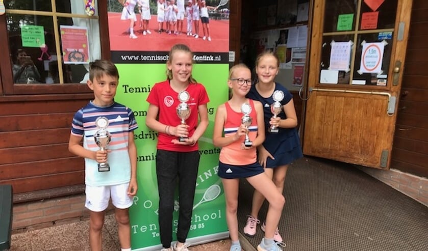 De winnaars in de Dubbel groen
1e prijs: Lotte en Thomas Pinkse
2e prijs: Solei Hermes en Floortje Legemaate