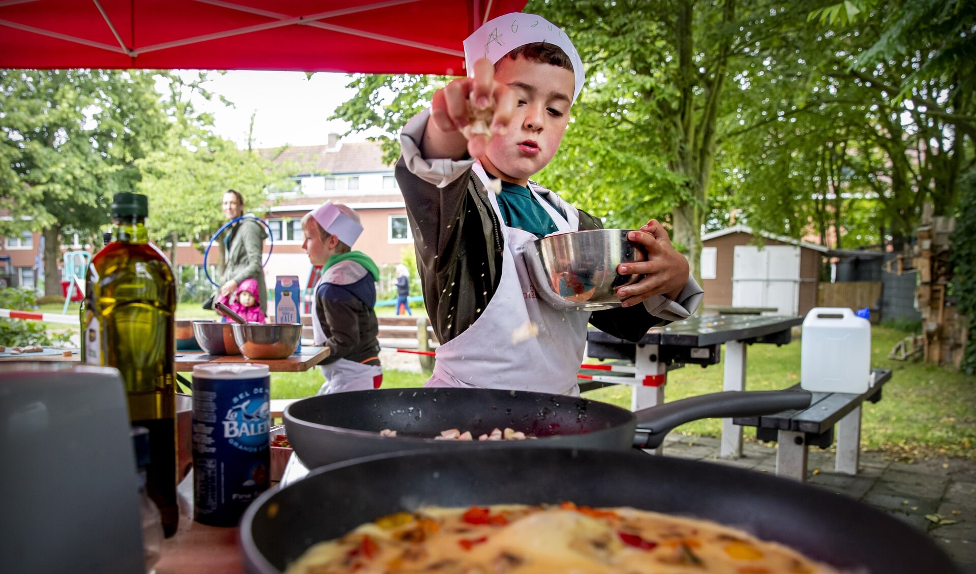Kinderen in Ridderkerk luiden zomervakantie in met Vet Gezond-kookworkshops.