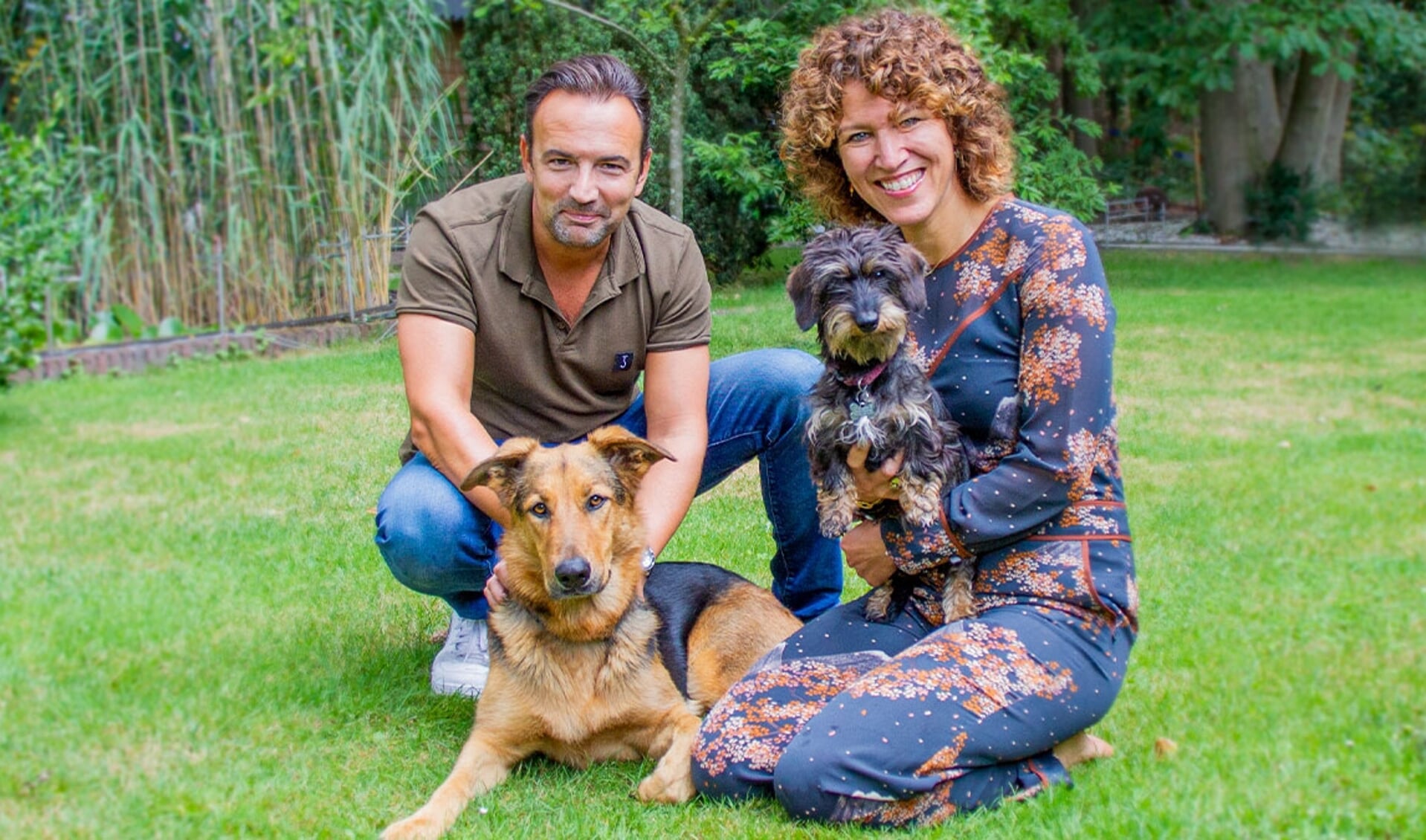 Radio 10-dj Gerad Ekdom en zijn sidekick Evelien de Bruijn zijn weer op zoek naar de leukte hond van Nederland