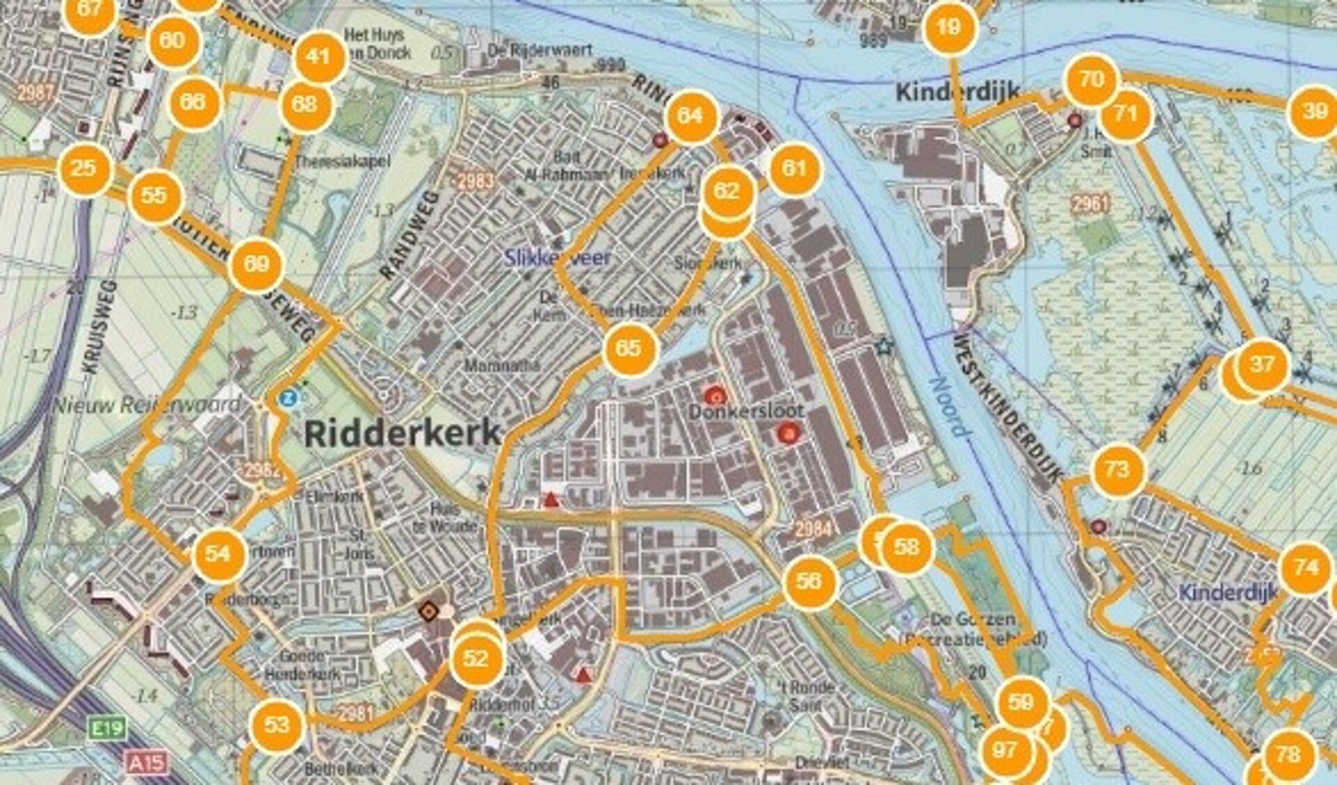 Volop wandelmogelijkheden in en rond Ridderkerk: op het eiland IJsselmonde valt er 320 kilometer te wandelen.