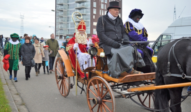 <p>Sinterklaas zal zonder stoomboot Ridderkerk bezoeken</p>