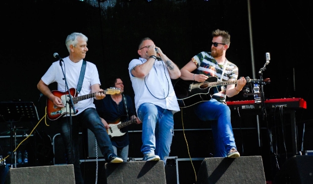 <p>Mot Wat op het podium</p>